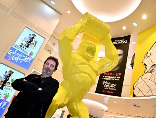 El artista pop Richard Orlinski inauguró una mega tienda conceptual en Francia