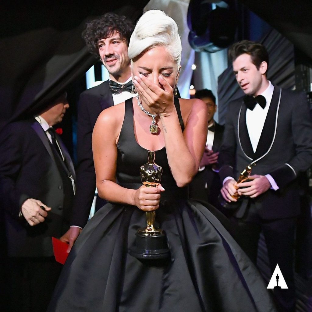 Lady Gaga expresa lo que se siente al ganar un premio Oscar. 