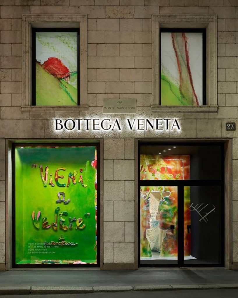 La instalación de Bottega Veneta y Gaetano Pesce está en la boutique de la firma en Milán. 