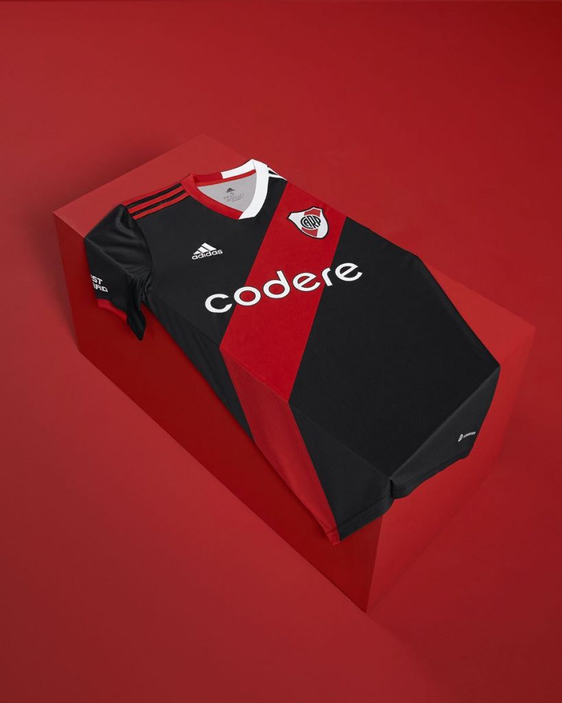  “De River de corazón” es el lema de la nueva serie de camisetas de River Plate. 