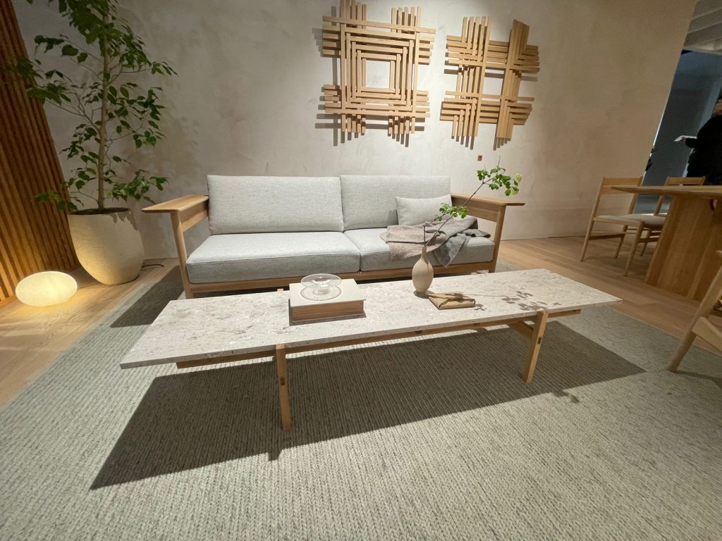 El diseño simple inspirado en el estilo japonés se destacó en el Salón del Mueble italiano. 