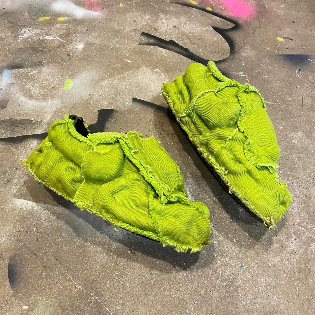 "Creature Shoes" de Yaku, en un estridente verde neón. 