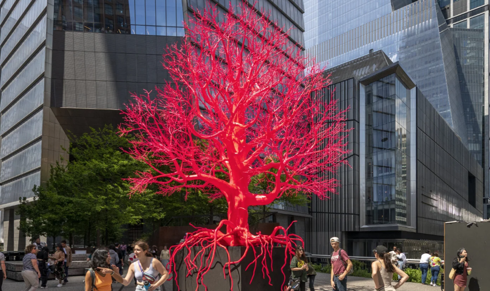 “Old Tree” (Viejo Árbol) evoca los sistemas de ramificación de los órganos humanos.