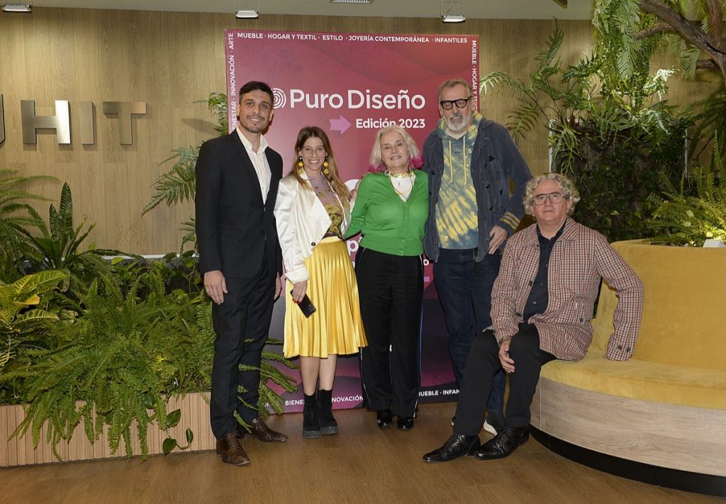 Matías Rosado, Director de Puro Diseño, Priscila Pipman, Directora Comercial de Grupo Atlántida, junto a Luz Arias, Benito Fernández y Julio Oropel. 