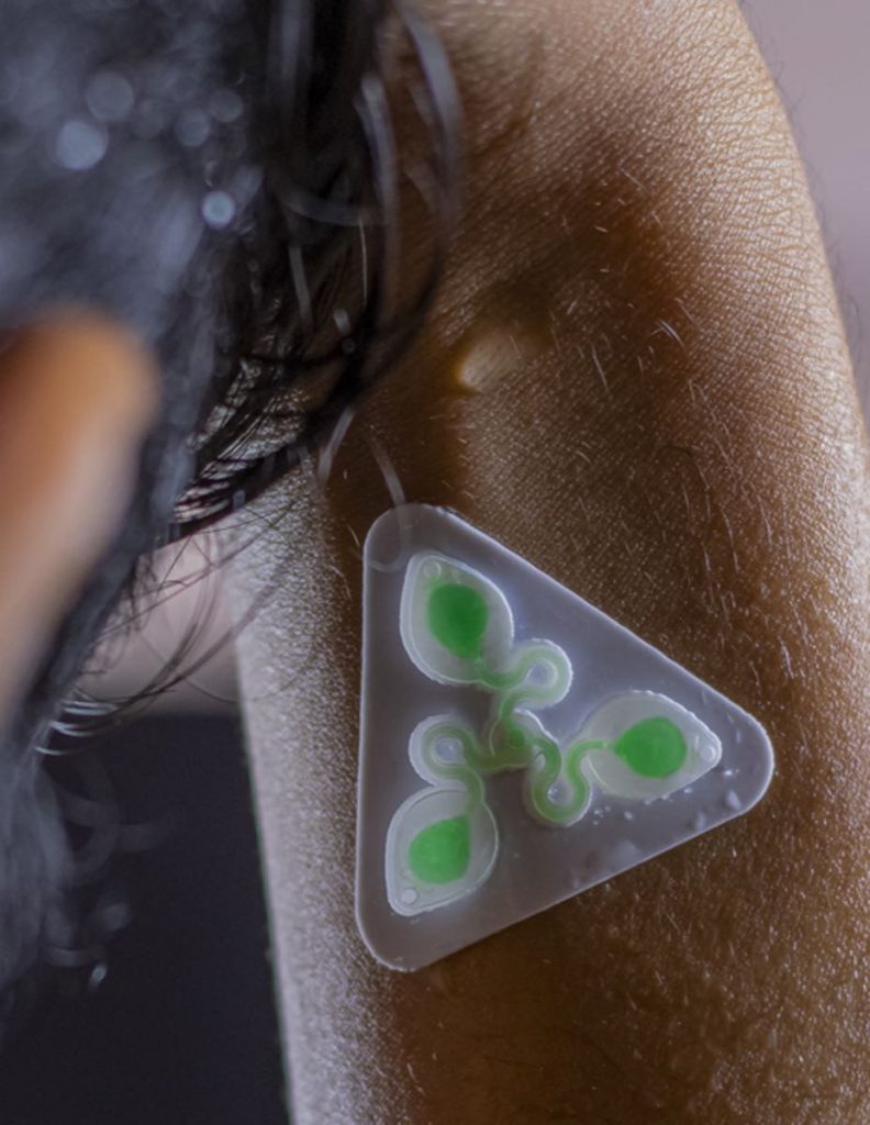El “sweatainer”, un innovador sensor de sudor portátil impreso en 3D. 