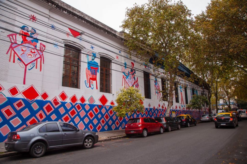 Se utilizaron más de 2.000 litros de pintura para lograr la intervención en el Abasto Barrio Cultural. 