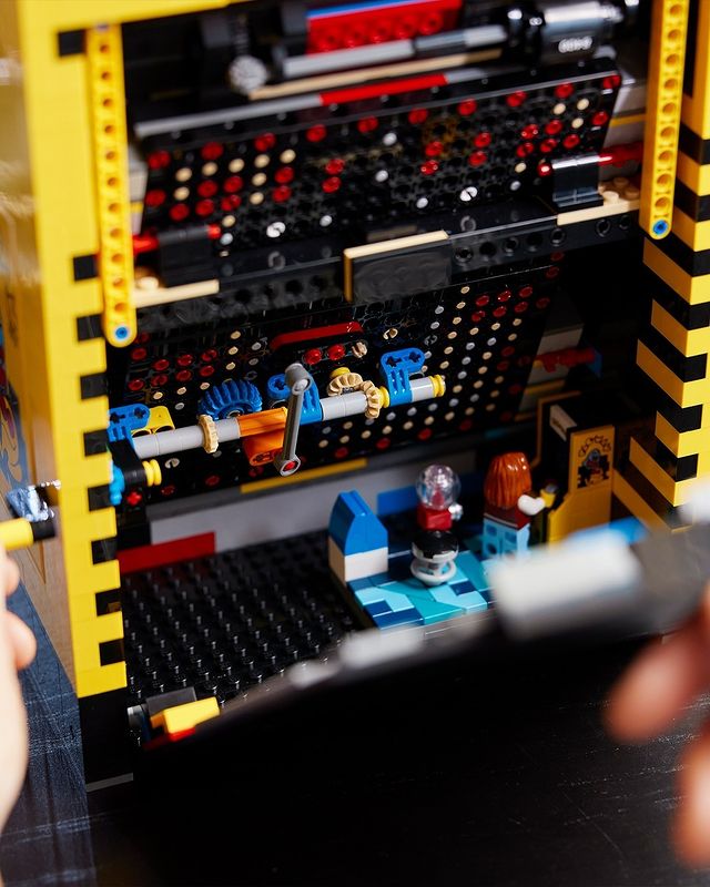 Pac-Man x Lego. 