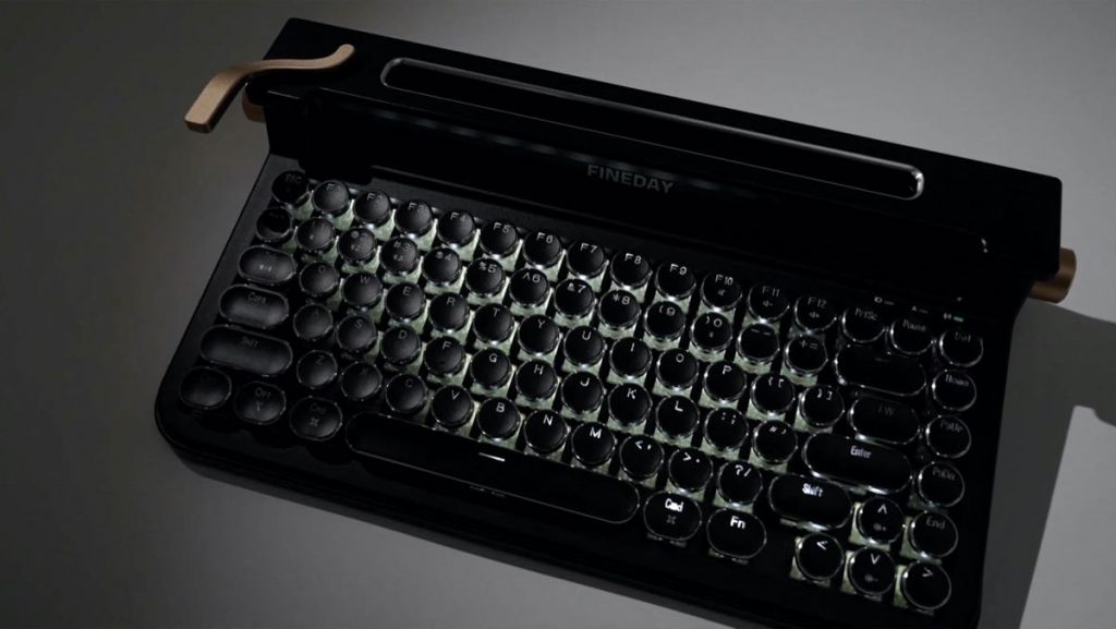 El panel de teclas está hecho a imagen y semejanza de las clásicas máquinas de escribir analógicas. Foto: Fotonoticias. 