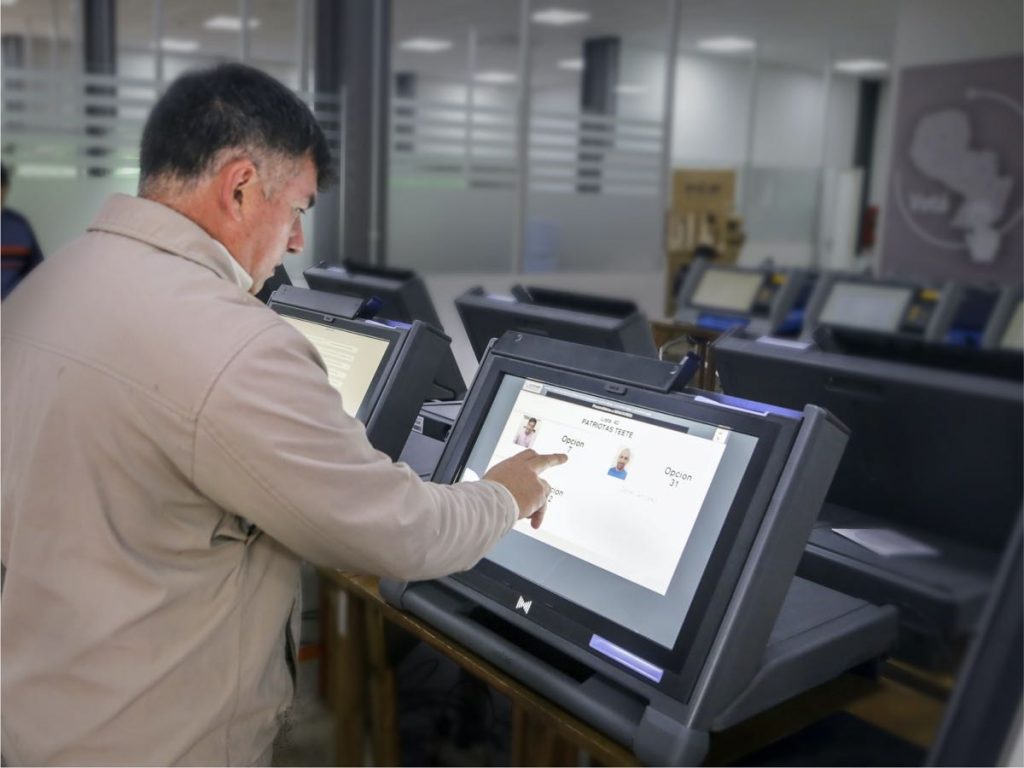 Vot.ar está diseñado para que el sistema pueda ser auditado por los votantes y las autoridades electorales. 