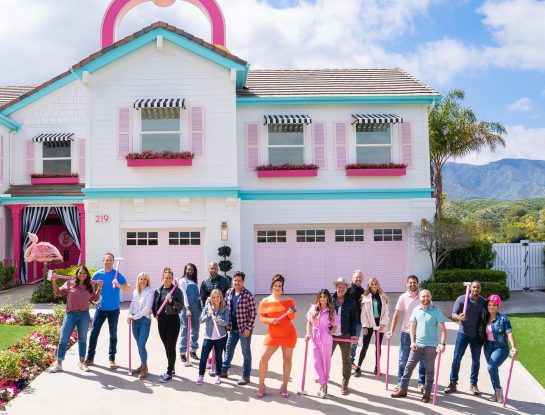 Barbie tiene muñecas de su película y estrenó casa ¡tamaño real!