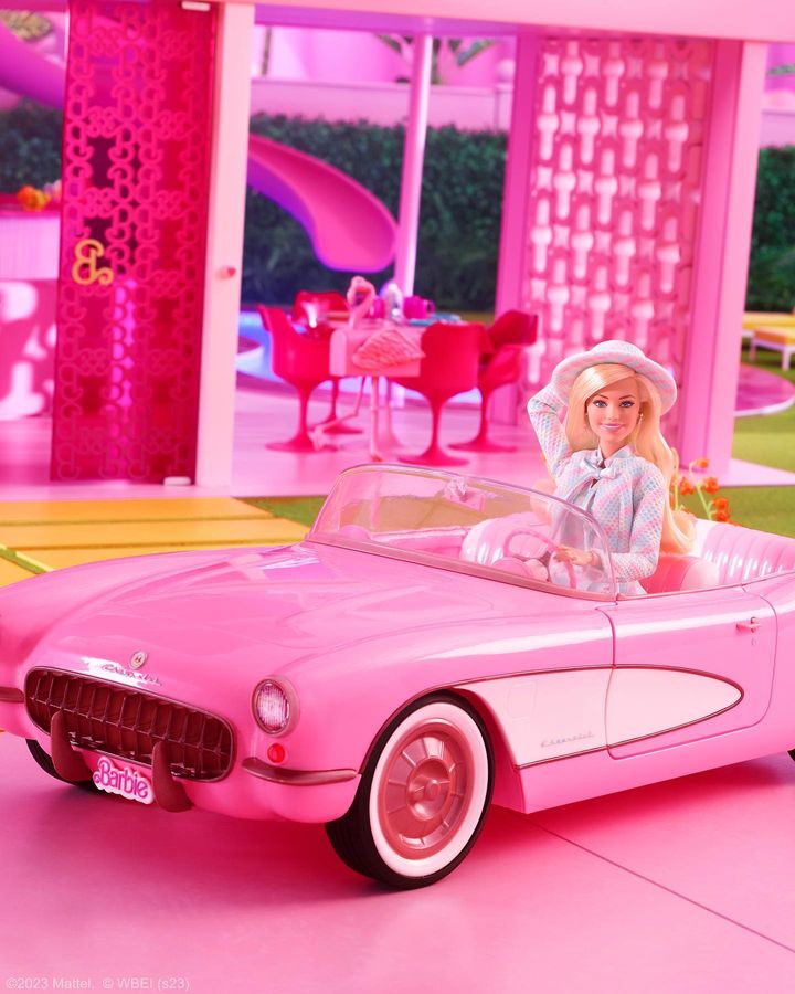 Barbie llega a su casa completamente rosa que también será recreada en un reality. Foto: Instagram. 