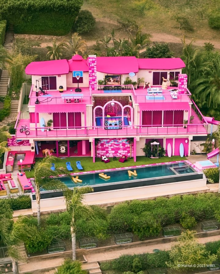 DreamHouse cumple el sueño de vivir en una casa Barbie. 