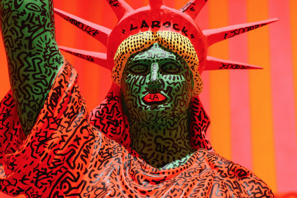 Detalle de “Estatua de la libertad” (1982) de Keith Haring. 