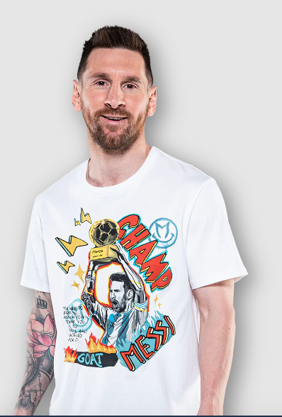 Messi estrena una camiseta gráfica de su propia marca The Messi Store. 