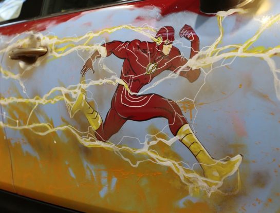 El MINI Eléctrico se puso el diseño y los colores de Flash
