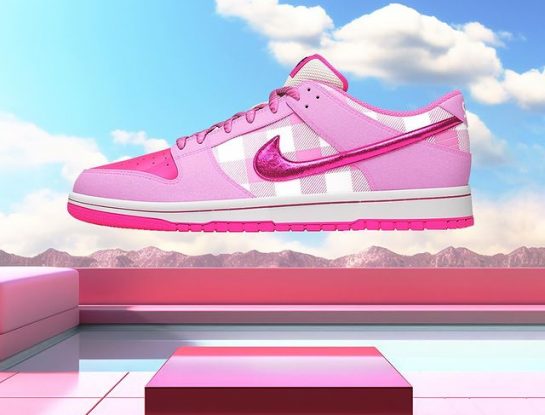 Las zapatillas Nike x Barbie hechas a mano por The Surgeon se suben al fenómeno del año