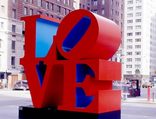 La icónica e "instagrameable" escultura LOVE volverá a Nueva York
