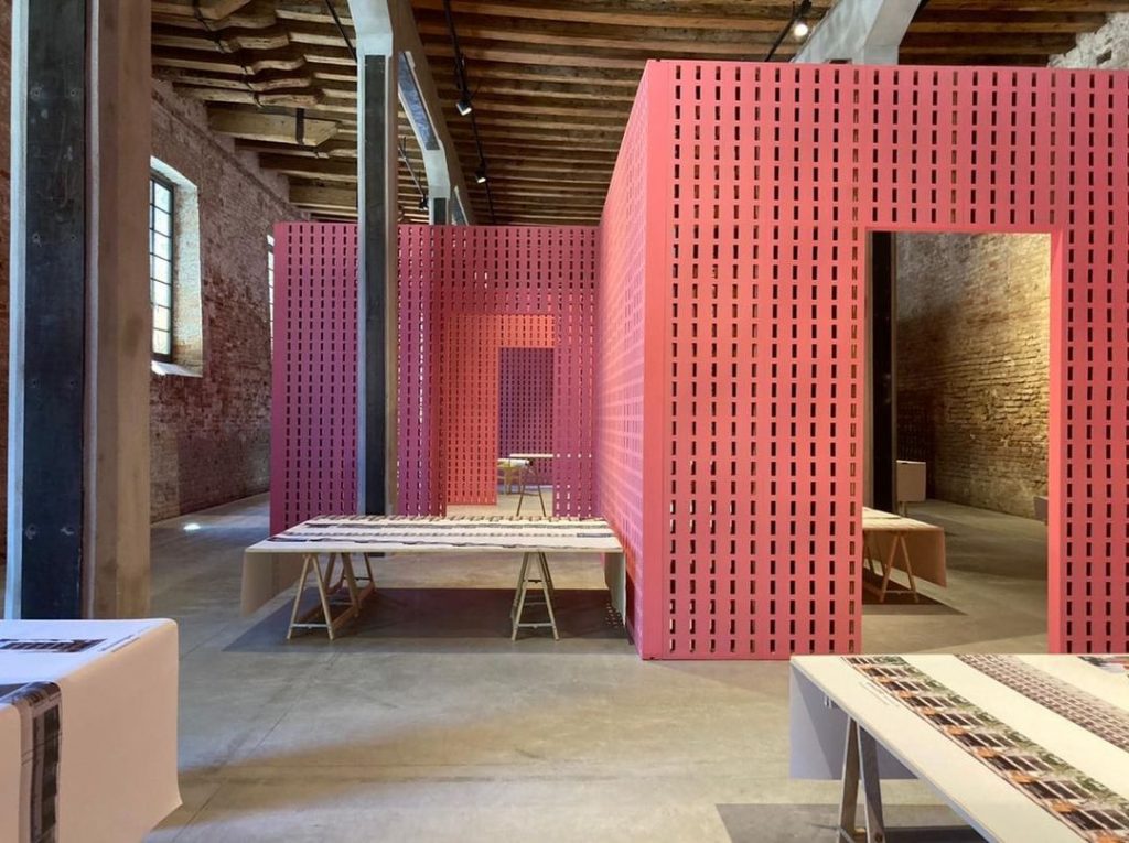 La instalación de Gerardo Caballero que se exhibirá en Puro Diseño 2023 fue sensación de la Biennale di Venezia. 