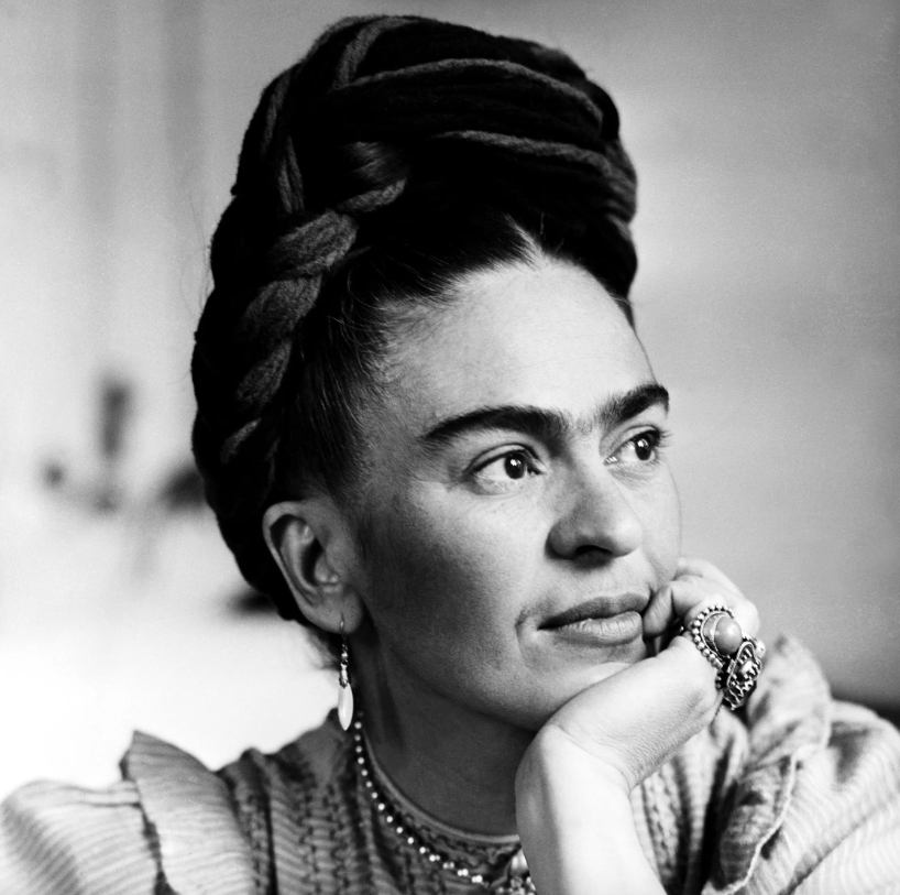 Frida Kahlo, una mujer "estrellada" (en sus propias palabras). 