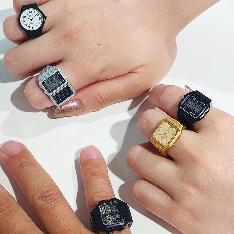 Los "relojes anillos" réplicas en miniatura de emblemáticos modelos de Casio. 
