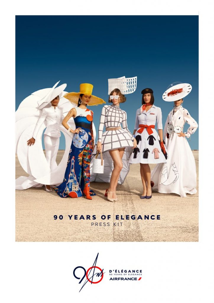 La colección de vestidos de diseño creados por Xavier Ronze para Air France. 