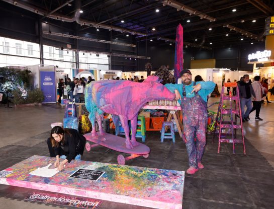 El artista urbano Alfredo Segatori llenó de colores Puro Diseño 2023 en La Rural