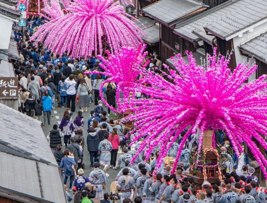 La flor de cerezo es protagonista de una instalación de ensueño en Londres