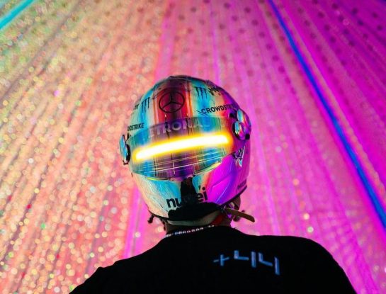 Lewis Hamilton usará un casco de diseño futurista de Hajime Sorayama en el Gran Premio de Japón