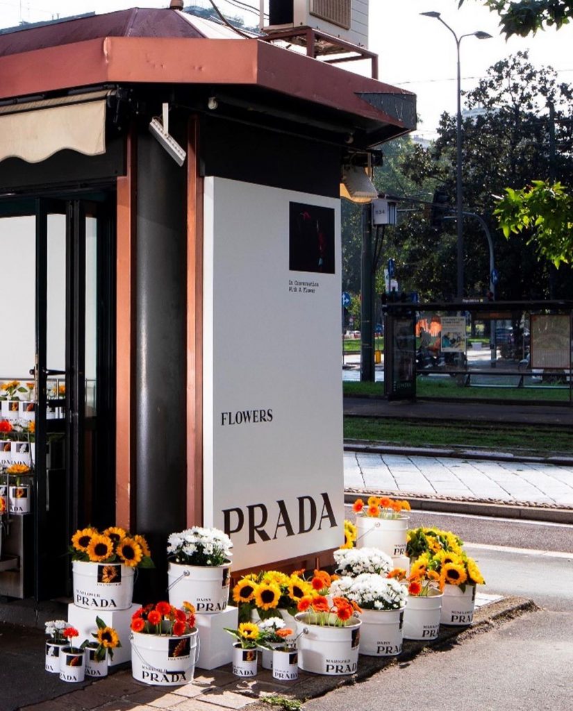 “In Conversation with a Flower” de Prada en Milán, Italia. 