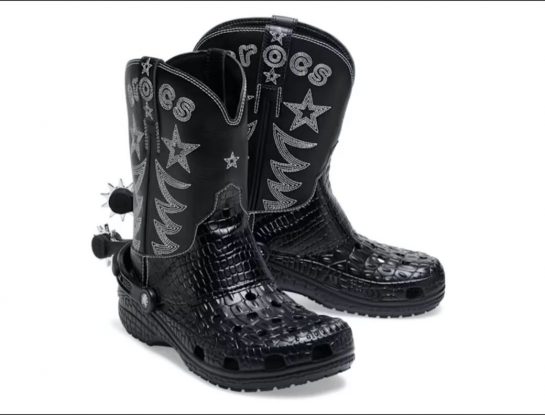 Y un día ¡llegaron las Classic Cowboy Boots! de Crocs (y pisan fuerte)