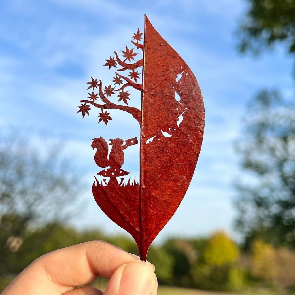 Lito Leaf Art recrea fantásticas escenas sobre pequeñas superficies de hojas. 