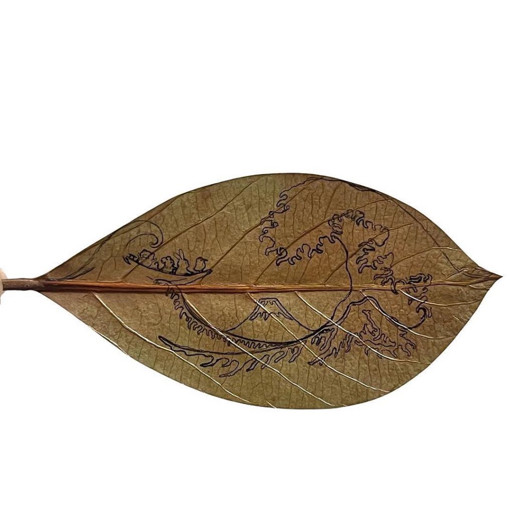 Una fase del increíble proceso creativo de Lito Leaf Art. 