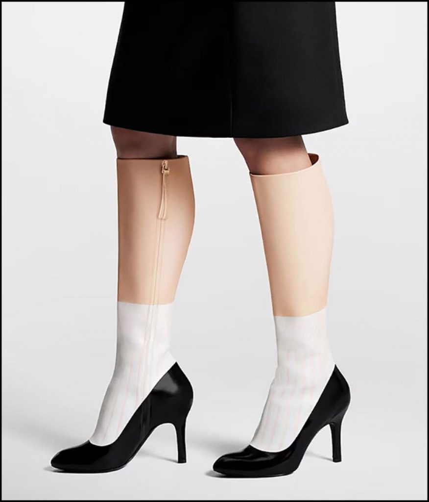 Las botas Louis Vuitton Illusion Boots es el más sorprendente lanzamiento de la maison de 2023. La maison presentó Louis Vuitton Illusion Boots, un diseño surrealista de bota que replica la apariencia de una pierna humana, ¡en dos tonalidades de piel! 