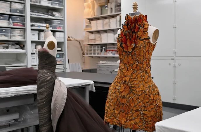 “Sleeping Beauties: Reawakening Fashion” abre los archivos del Museo Metropolitano de NY. 