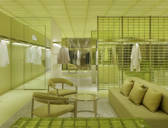M-i-d: un estudio de diseño japonés creó una mega tienda de moda ¡en un solo color!