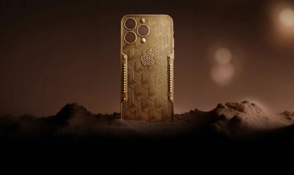 Gold iPhone 15 Pro Max de Apple e inspirado en la película “Wonka”.