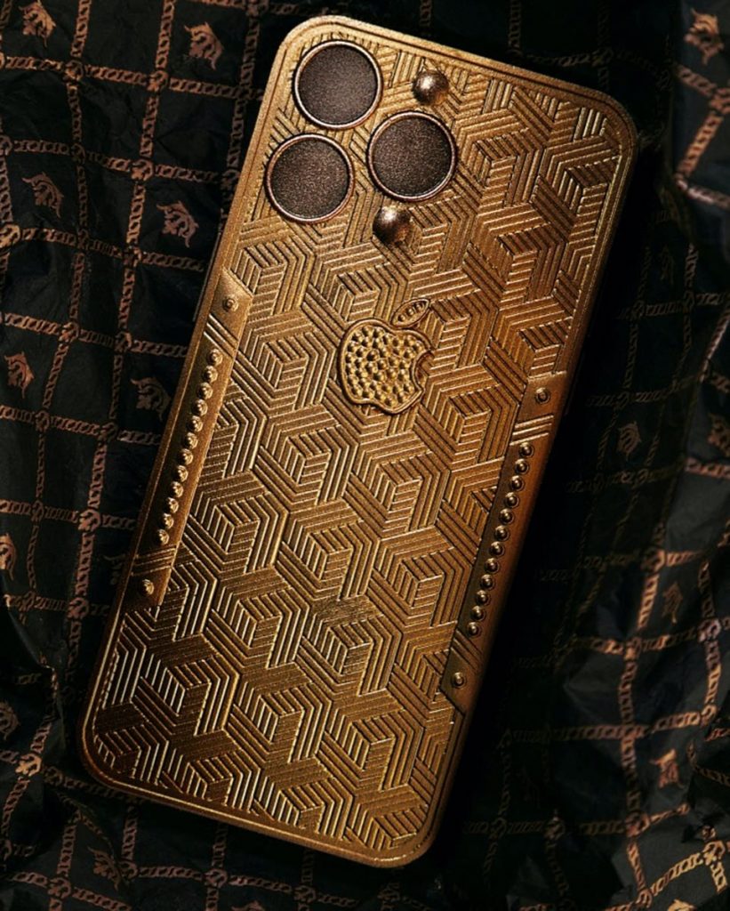 barra de chocolate Gold iPhone 15 Pro Max inspirada en “Wonka”