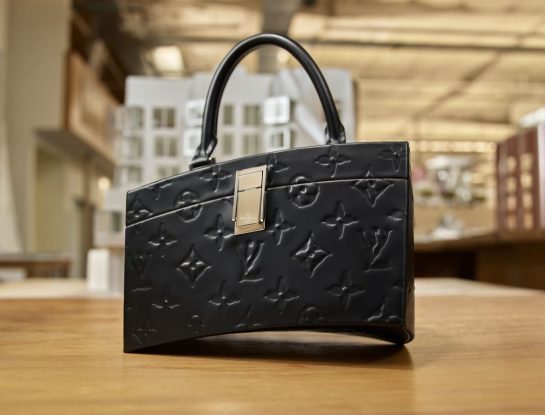 La fascinante alianza de Louis Vuitton x Frank Gehry fusiona moda y arquitectura