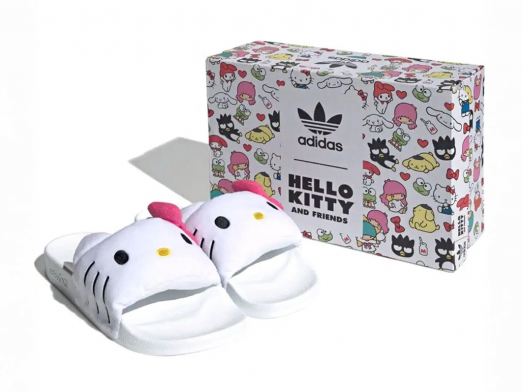 La caja de Adilette x Hello Kitty es un tributo al universo del personaje ícono de Sanrio. 