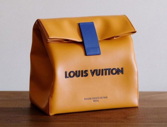 La cartera “sandwich bag” de Louis Vuitton es el accesorio más curioso de 2024