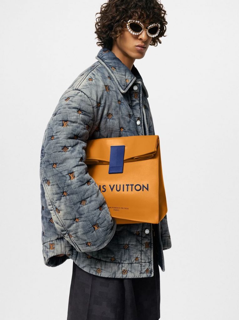 Louis Vuitton presentó la curiosa “sandwich bag”, y fue viral instantáneo. 