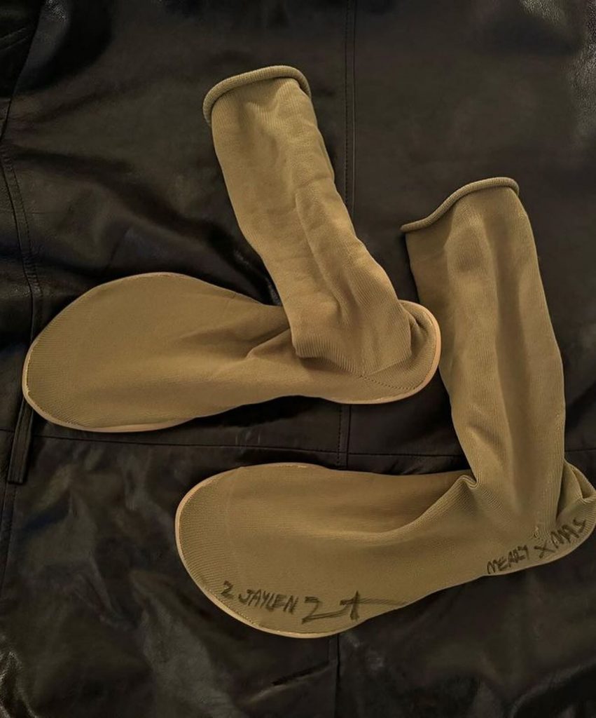 Las “Yeezy Pods” son lo más nuevo en calzado cómodo y con estilo.