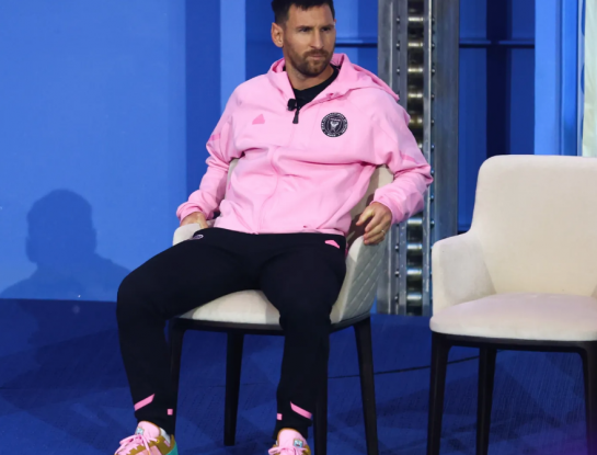 ¡Messi se puso las zapatillas adidas de Los Simpsons!