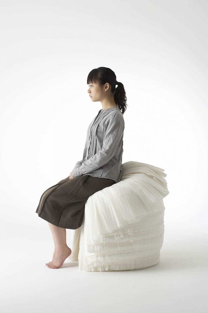 Para Oki Sato la misión del diseño son las personas que se relaciones y utilizan sus piezas. 