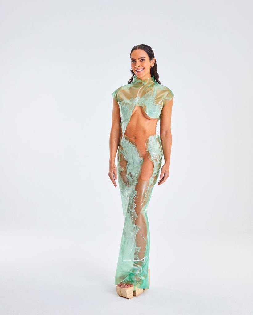 El vestido de Paula Ulargui para Cristina Pedroche está confeccionado con un mix de gelatina, agar, glicerina y agua. 
