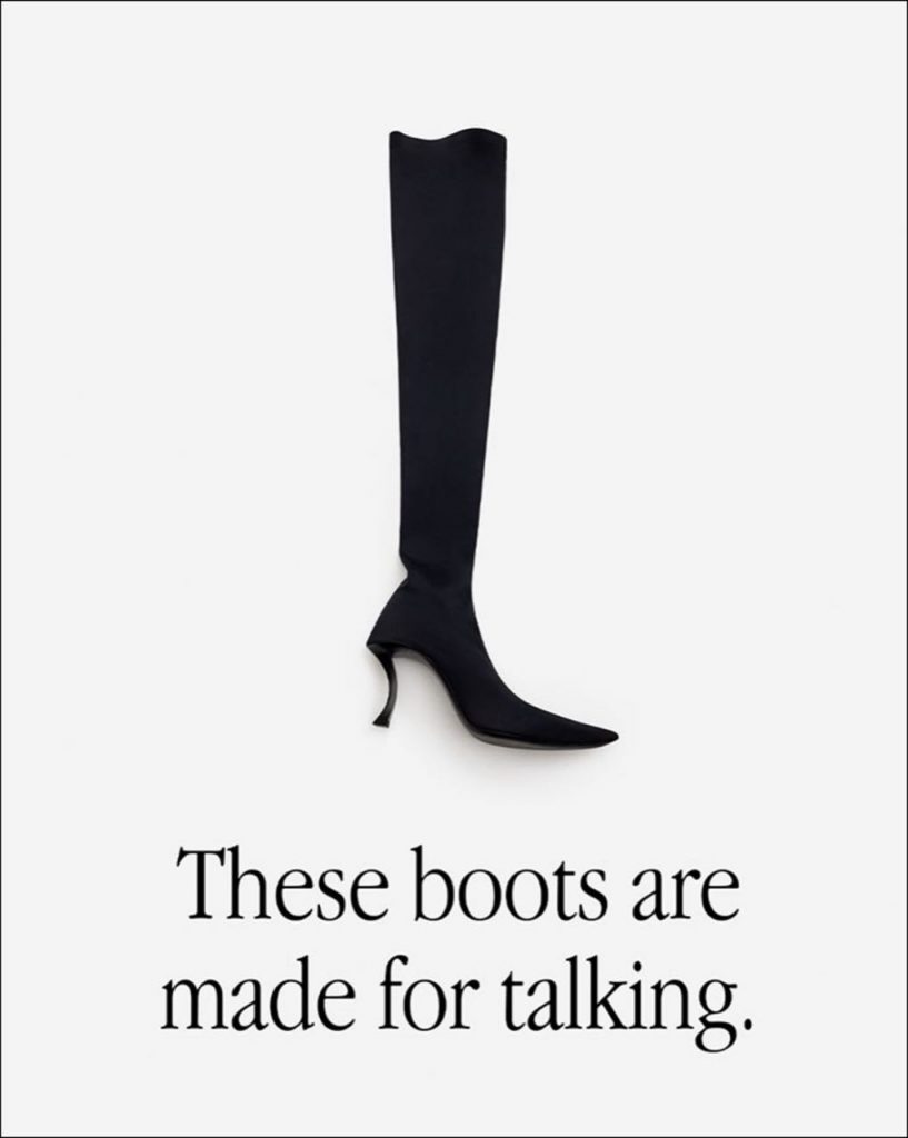 Las súper botas “It´s Different” de Balenciaga para pisar fuerte y hacerse oír. 