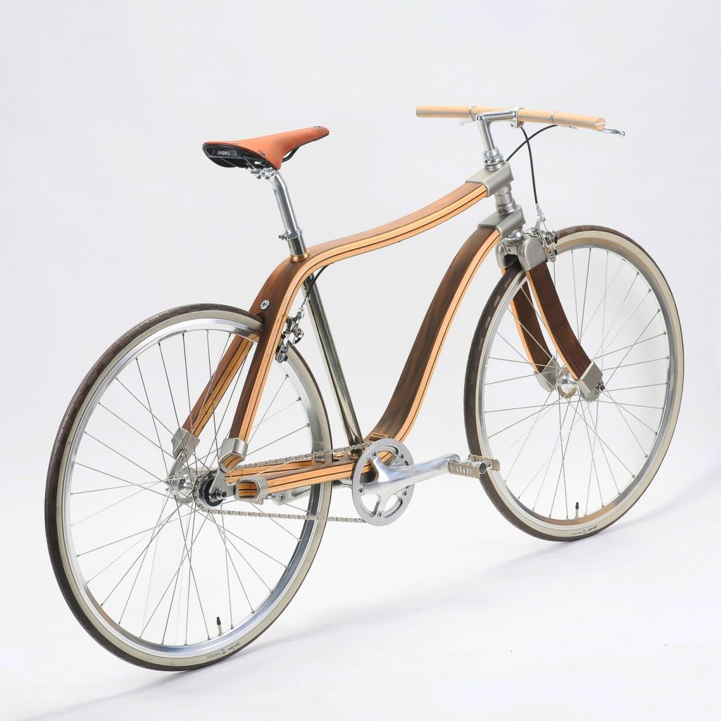 La bicicleta Moccle tien todo lo que tiene que tener una bicicleta de alta calidad, pero algo único: la madera.