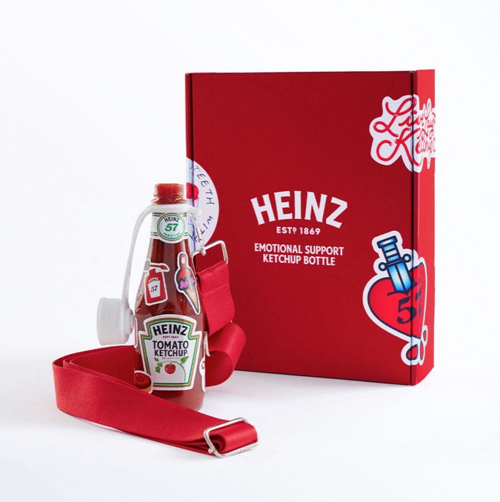 La “Botella de Ketchup de Apoyo Emocional” de Heinz quiere combatir “el estrés” de no tener ketchup en la mesa. 
