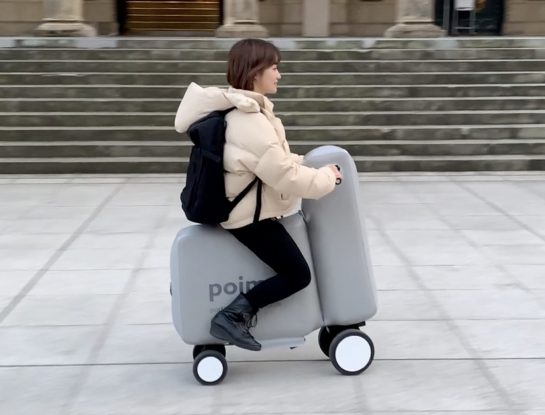 Cómo es Poimo: el increíble scooter inflable que se puede llevar en una mochila