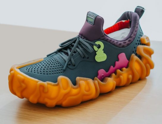Crocs presentó el nuevo color para su primera zapatilla (y sigue el boom)